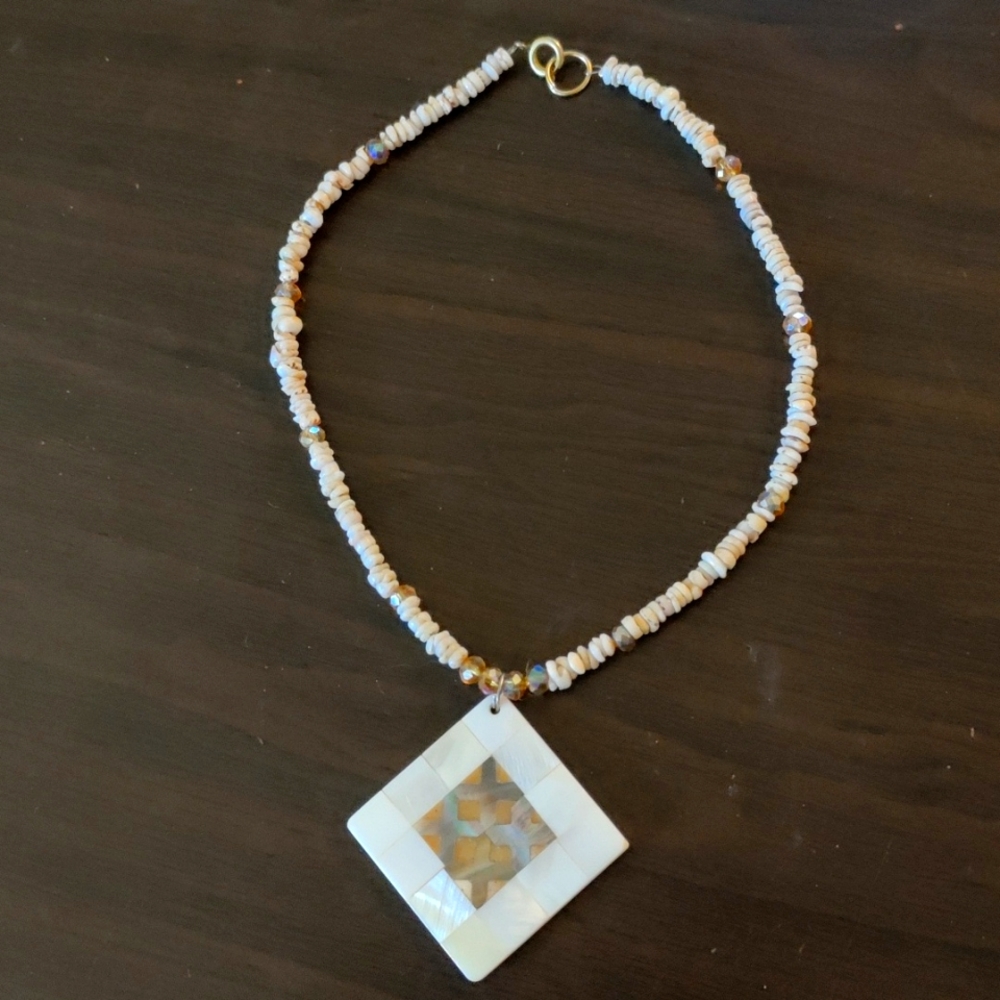 Seashell necklace with very large pendant